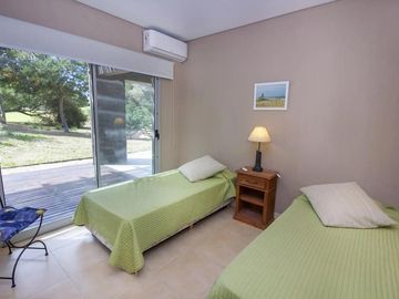Casa en venta y alquiler temporada Febrero 2025  en Costa Esmeralda 1649