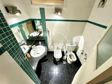 DEPARTAMENTO 4 AMBIENTES CON DEPENDENCIA EN MONSERRAT VENTA