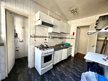 DEPARTAMENTO 4 AMBIENTES CON DEPENDENCIA EN MONSERRAT VENTA