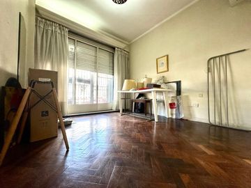 DEPARTAMENTO 4 AMBIENTES CON DEPENDENCIA EN MONSERRAT VENTA
