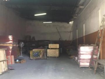 Depósito en venta - 2 Baños - Oficinas - 140Mts2 - Pompeya