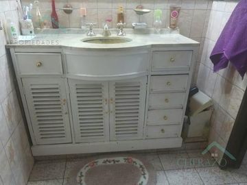 Casa en  Ituzaingó  4 ambiente con gran  jardín y piscina