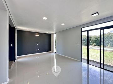 Casa en Altos del Casco, Zárate. Terreno de 620 m2. Parque, pileta, galería y parrilla.