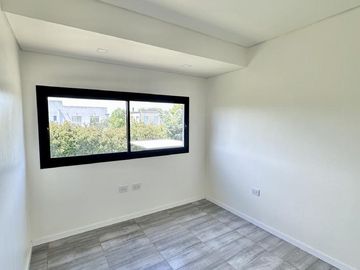 Casa en Altos del Casco, Zárate. Terreno de 620 m2. Parque, pileta, galería y parrilla.