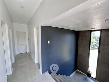 Casa en Altos del Casco, Zárate. Terreno de 620 m2. Parque, pileta, galería y parrilla.