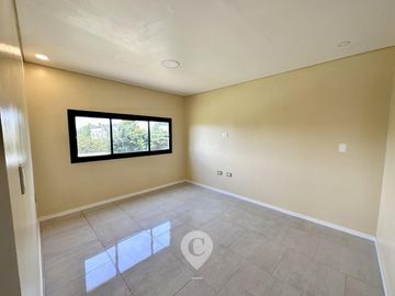 Casa en Altos del Casco, Zárate. Terreno de 620 m2. Parque, pileta, galería y parrilla.