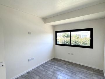 Casa en Altos del Casco, Zárate. Terreno de 620 m2. Parque, pileta, galería y parrilla.