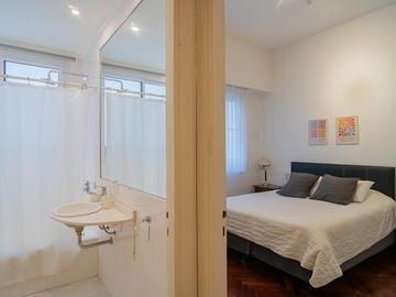 Venta Departamento 3 ambientes excelente estado en Recoleta.
