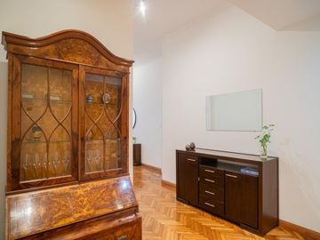 Venta Departamento 3 ambientes excelente estado en Recoleta.