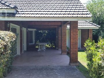 Casa en  El Ombu