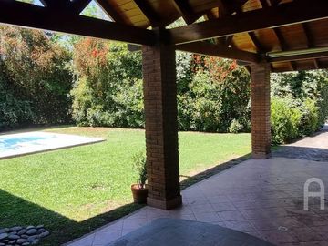Casa en  El Ombu