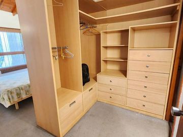 Casa en  alquiler por 24 meses. Z/ Stella Maris. 3 dormitorios. Escritorio . Parque. Garage doble. Playroom