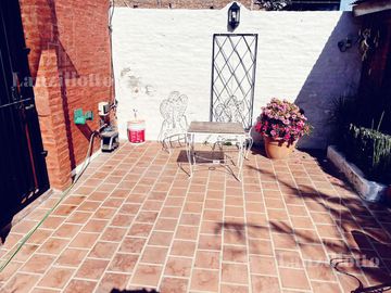 CASA DE 4 AMB  SOBRE LOTE DE 8,66X35