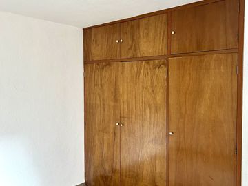 CASA EN VENTA CON SEGURIDAD EN JARDINES BELLAVISTA, TLALNEPANTLA DE BAZ