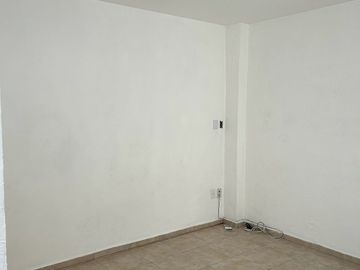 CASA EN VENTA CON SEGURIDAD EN JARDINES BELLAVISTA, TLALNEPANTLA DE BAZ