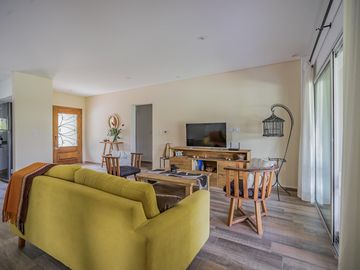 Casa 4 ambientes en Venta. Club de campo La Concepción Lujan