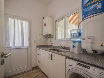 Casa 4 ambientes en Venta. Club de campo La Concepción Lujan