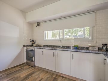 Casa 4 ambientes en Venta. Club de campo La Concepción Lujan
