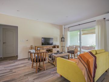 Casa 4 ambientes en Venta. Club de campo La Concepción Lujan