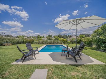 Casa 4 ambientes en Venta. Club de campo La Concepción Lujan