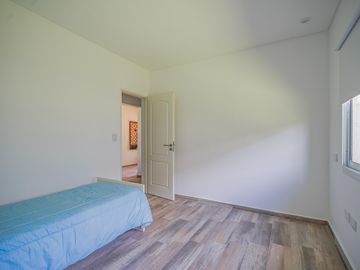 Casa 4 ambientes en Venta. Club de campo La Concepción Lujan