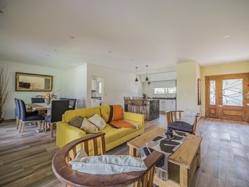 Casa 4 ambientes en Venta. Club de campo La Concepción Lujan