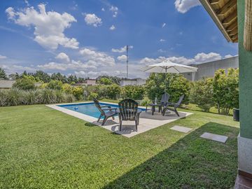 Casa 4 ambientes en Venta. Club de campo La Concepción Lujan