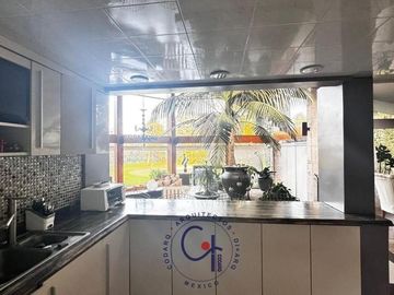 Renta de hermosa casa frente a campo de golf