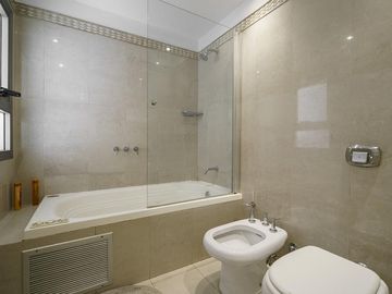 alq. con muebles - 2 DORMITORIOS EN SUITE - valor del alquiler    expensas