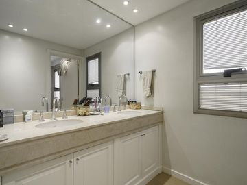 alq. con muebles - 2 DORMITORIOS EN SUITE - valor del alquiler    expensas