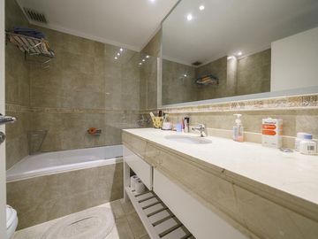 alq. con muebles - 2 DORMITORIOS EN SUITE - valor del alquiler    expensas