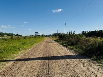 Galpón con casa y 1 Hectárea