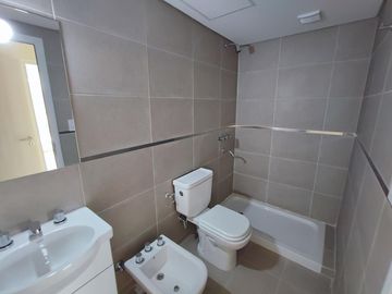 Departamento en venta 2 dormitorio Rosario Centro - Cochera y Patio