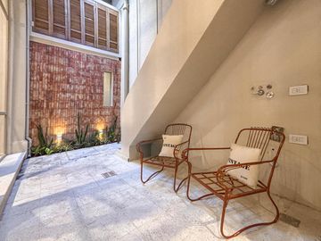 Casa reciclada de 3 dormitorios con patio de oportunidad