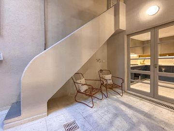 Casa reciclada de 3 dormitorios con patio de oportunidad
