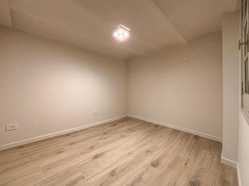 Casa reciclada de 3 dormitorios con patio de oportunidad