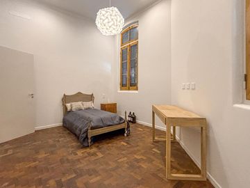 Casa reciclada de 3 dormitorios con patio de oportunidad