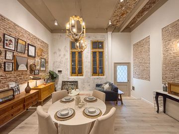 Casa reciclada de 3 dormitorios con patio de oportunidad