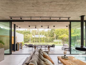 Venta casa Kentucky barrio cerrado Funes