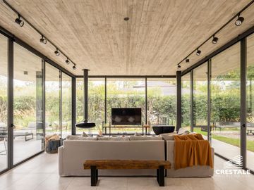 Venta casa Kentucky barrio cerrado Funes