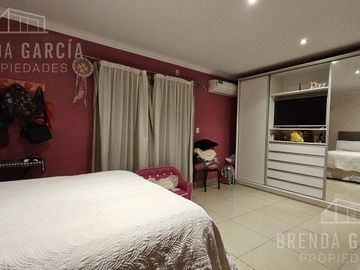 Casa en Dos Plantas En Venta En Colon Entre Ríos.