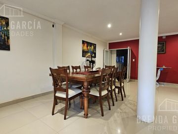 Casa en Dos Plantas En Venta En Colon Entre Ríos.