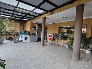 Casa en Dos Plantas En Venta En Colon Entre Ríos.