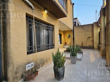 Casa en Dos Plantas En Venta En Colon Entre Ríos.