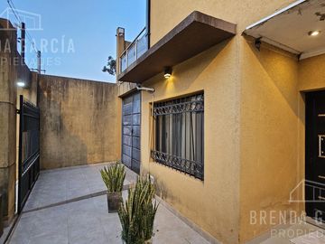 Casa en Dos Plantas En Venta En Colon Entre Ríos.