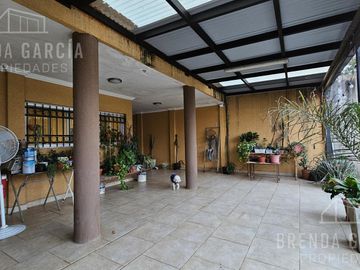 Casa en Dos Plantas En Venta En Colon Entre Ríos.