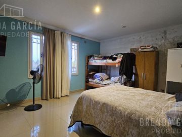 Casa en Dos Plantas En Venta En Colon Entre Ríos.