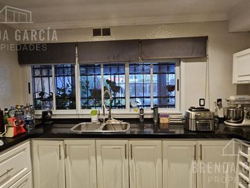 Casa en Dos Plantas En Venta En Colon Entre Ríos.