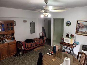 Departamento en venta - 2 Dormitorios 1 Baño - 96Mts2 - Parque Patricios