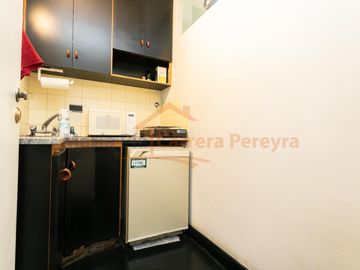 VENTA DEPARTAMENTO U OFICINA 4 AMBIENTES CON  COCHERA Y SEGURIDAD MITRE 1221